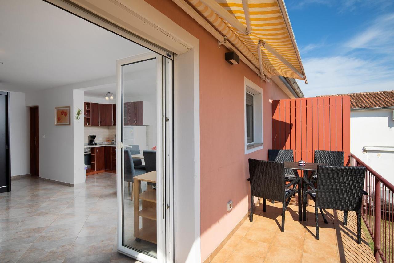 Apartmani Dujmovic Медулин Экстерьер фото